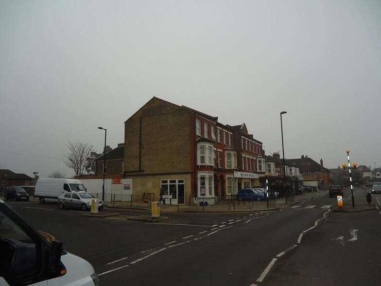 604 Green Lanes, Londres à louer - Photo du bâtiment - Image 3 de 11