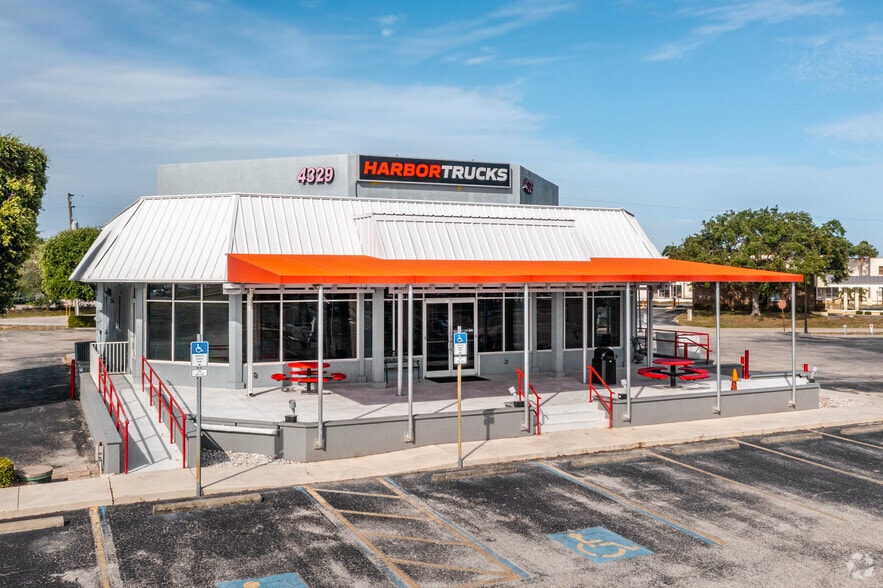 4329 Tamiami Trl, Port Charlotte, FL for lease - Primary Photo - Image 1 of 21