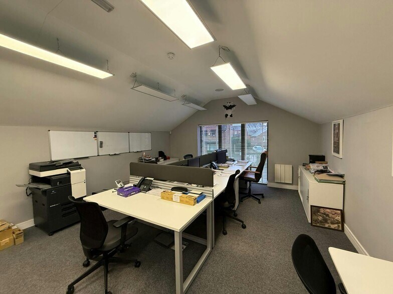 110 London Rd, Warrington à louer - Photo du bâtiment - Image 3 de 9