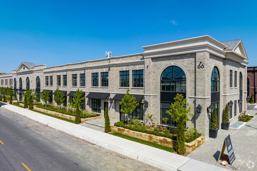 66 Jutland Rd, Toronto, ON à vendre - Photo du bâtiment - Image 2 de 14