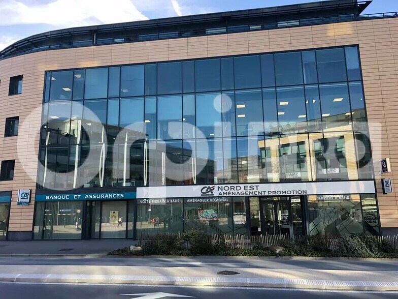 Retail in Reims for lease - Building Photo - Image 1 of 1