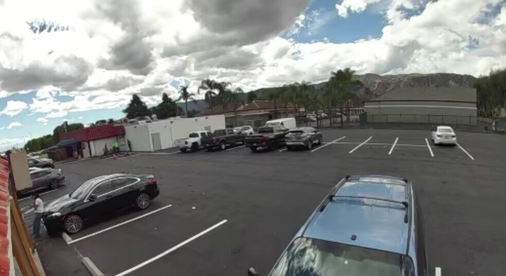 31705-31731 Riverside Dr, Lake Elsinore, CA à louer - Photo du bâtiment - Image 2 de 8