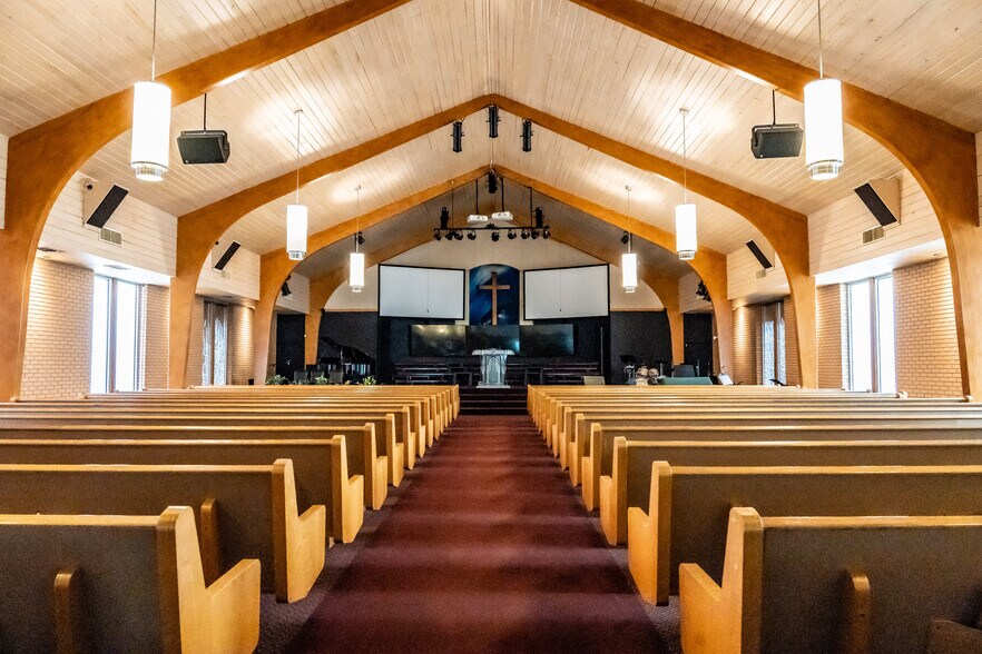 301 W Anderson Ln, Austin, TX à vendre - Photo du bâtiment - Image 3 de 14