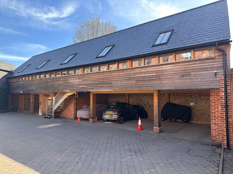 Bepton Rd, Midhurst for sale - Building Photo - Image 1 of 1