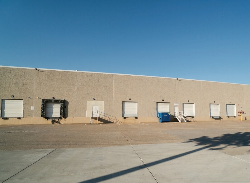 3535 La Reunion Pky, Dallas, TX for lease - Building Photo - Image 2 of 5