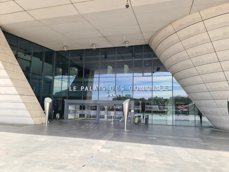 2 Place De La Porte Maillot, Paris for lease - Building Photo - Image 1 of 11