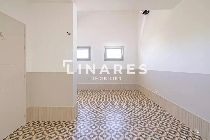 Bureau dans Marseille à louer - Photo du bâtiment - Image 3 de 9