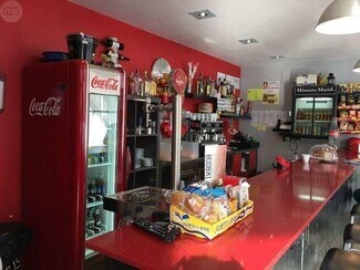 Plus de détails pour Multi-résidentiel à vendre