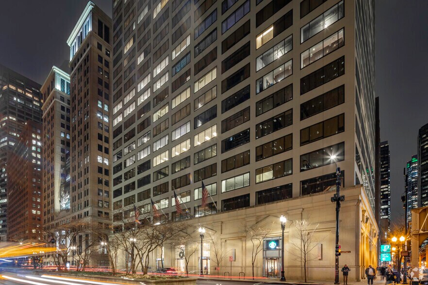 180 N LaSalle St, Chicago, IL à louer - Photo du bâtiment - Image 2 de 8