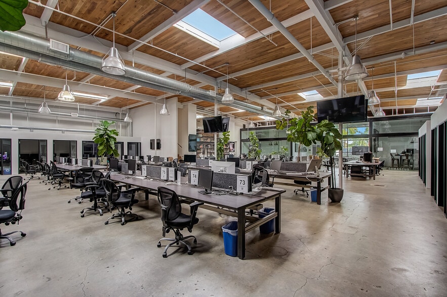 589-595 N Venice Blvd, Venice, CA for sale - Interior Photo - Image 3 of 18