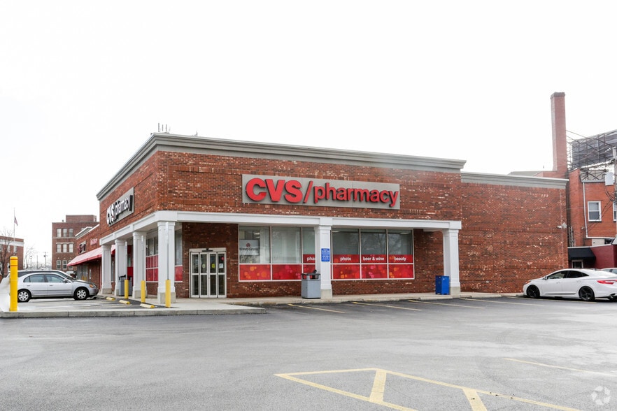 4240 Pearl Rd, Cleveland, OH à louer - Photo du bâtiment - Image 3 de 4