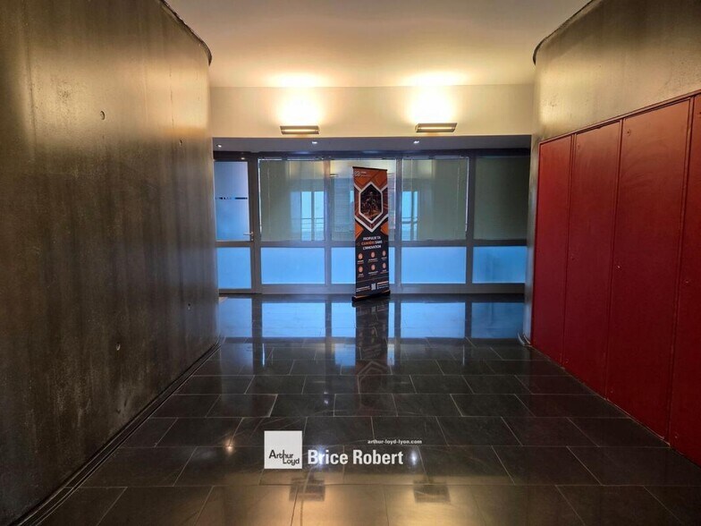 34 Quai Charles De Gaulle, Lyon à louer - Hall d’entrée - Image 2 de 10