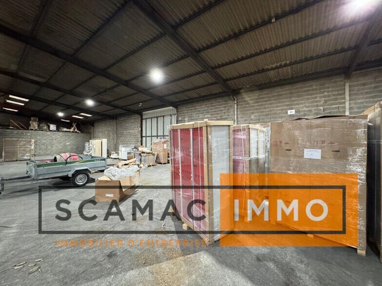Industrial in Vitrolles for lease - Interior Photo - Image 1 of 4