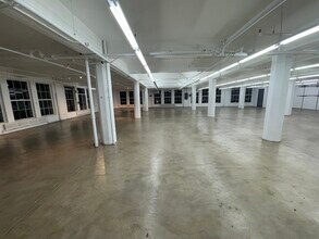 122 E 7th St, Los Angeles, CA à louer Photo intérieure- Image 1 de 3