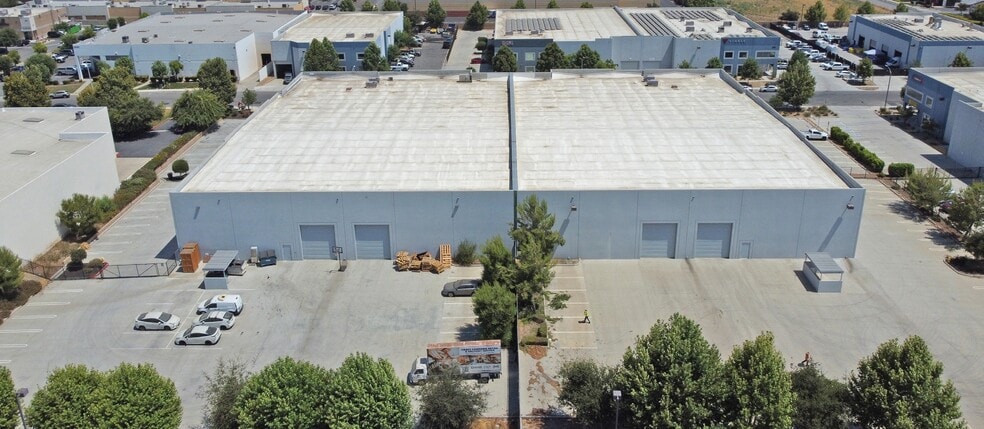 29395 Hunco Way, Lake Elsinore, CA for lease - Building Photo - Image 3 of 3