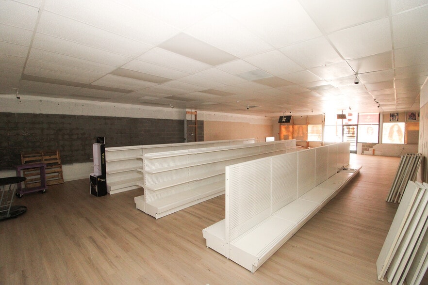 520 N Martin Luther King Jr Dr, Winston-Salem, NC for lease - Building Photo - Image 2 of 9