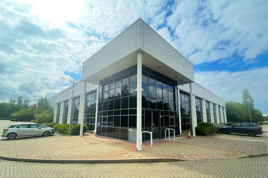 Brudenell Dr, Milton Keynes à louer - Photo du bâtiment - Image 3 de 4