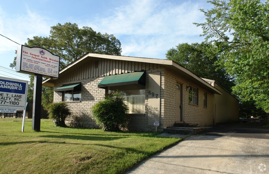697 Forest Pky, Forest Park, GA for sale - Building Photo - Image 2 of 4
