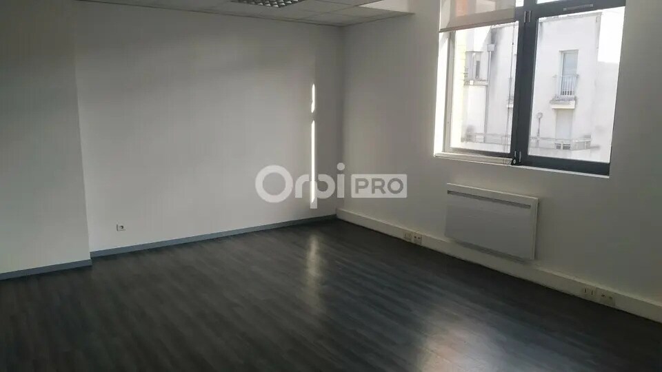 Office in Reims for lease Interior Photo- Image 1 of 6