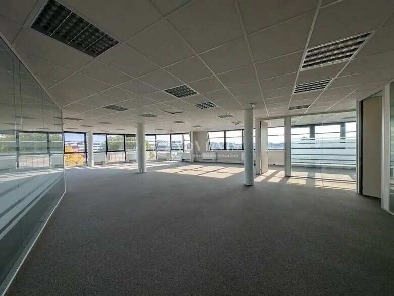 Office in Strasbourg for lease - Interior Photo - Image 3 of 12