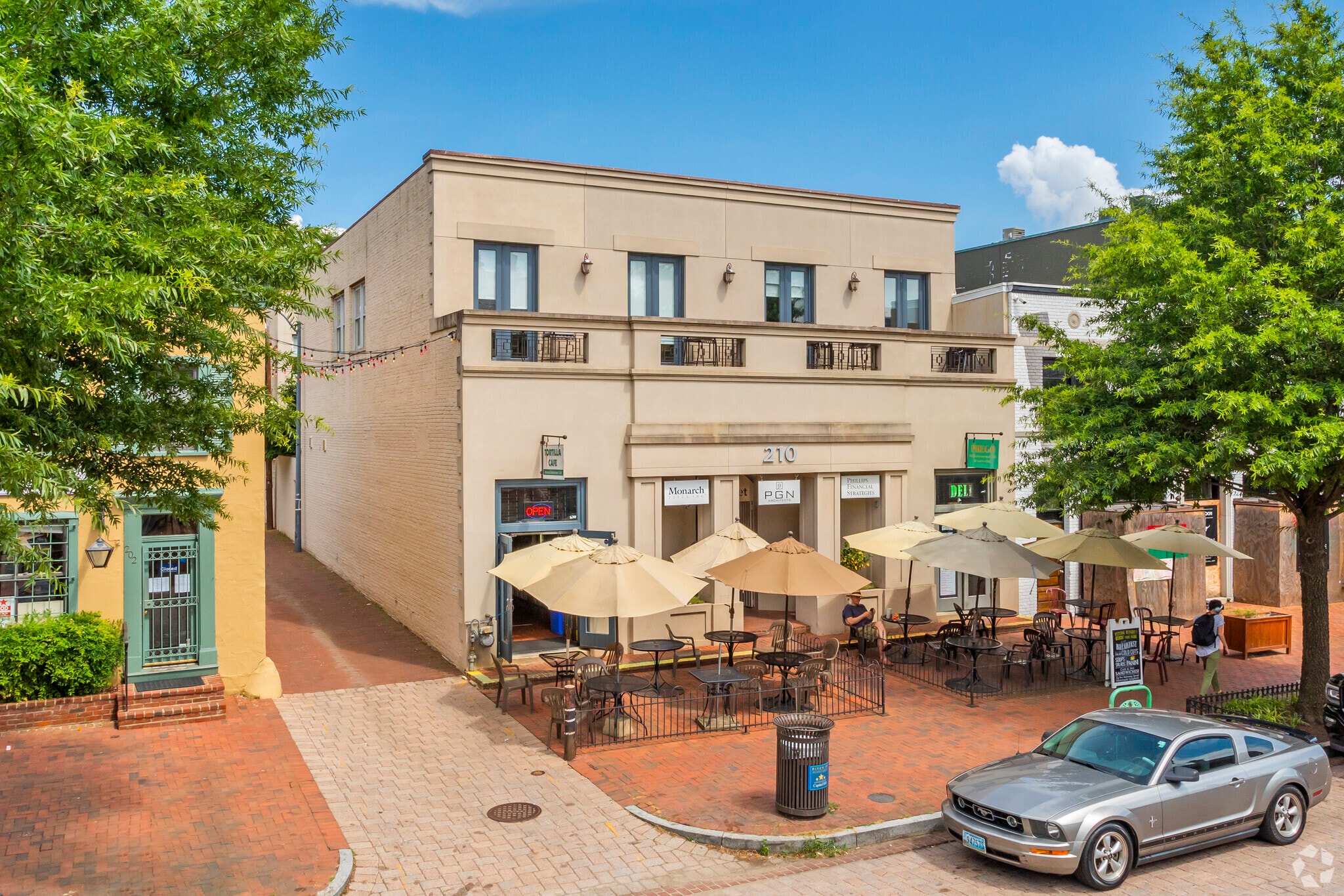 210 7th St SE, Washington, DC for lease Primary Photo- Image 1 of 3