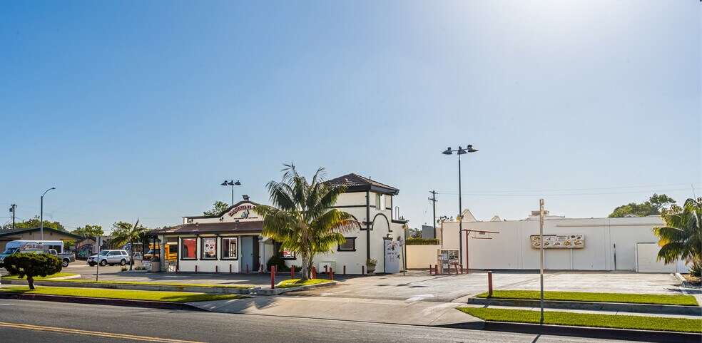 1936 W 17th St, Santa Ana, CA à vendre - Photo du bâtiment - Image 2 de 32