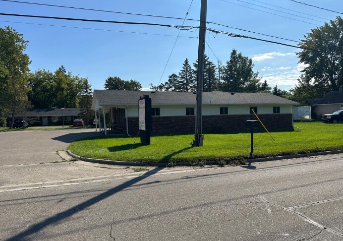 8434 N Saginaw Rd, Mount Morris, MI à vendre - Photo du bâtiment - Image 2 de 5