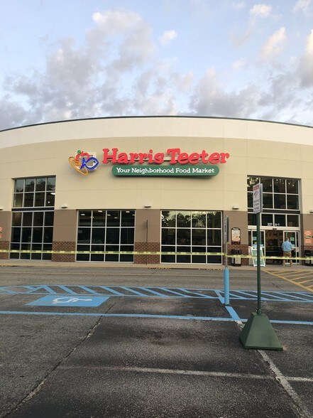 217-237 Fox Hill Rd, Hampton, VA à louer - Photo du bâtiment - Image 3 de 4