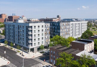Plus de détails pour 101 N Schroeder St, Baltimore, MD - Commerce de détail à louer