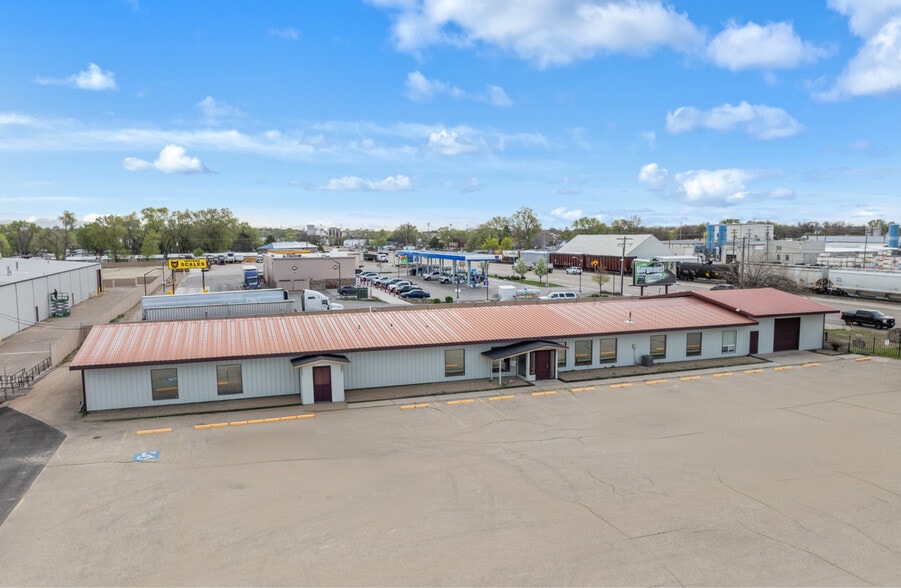 312 W Simplot Blvd, Caldwell, ID for lease - Building Photo - Image 1 of 4