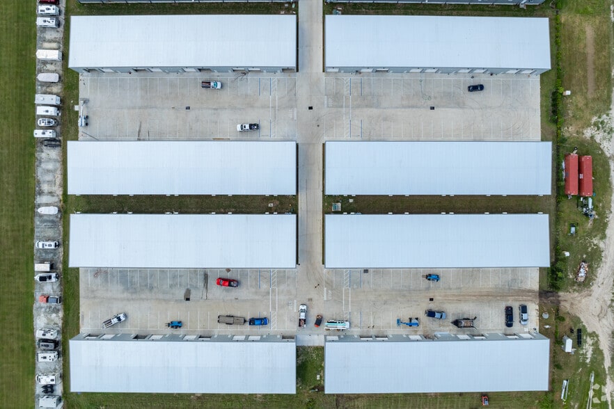 4061 Thomas St, Oxford, FL for lease - Building Photo - Image 3 of 27