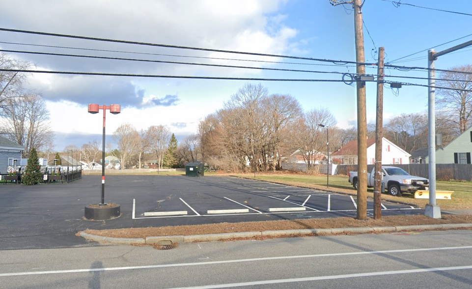 1569 Forest Ave, Portland, ME for sale - Building Photo - Image 2 of 4