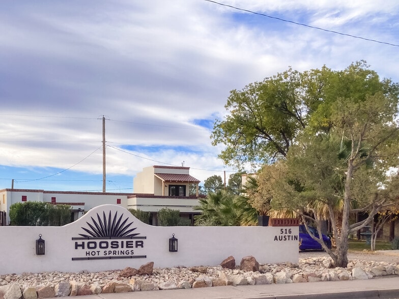 516 Austin St, Truth Or Consequences, NM for sale - Building Photo - Image 1 of 18