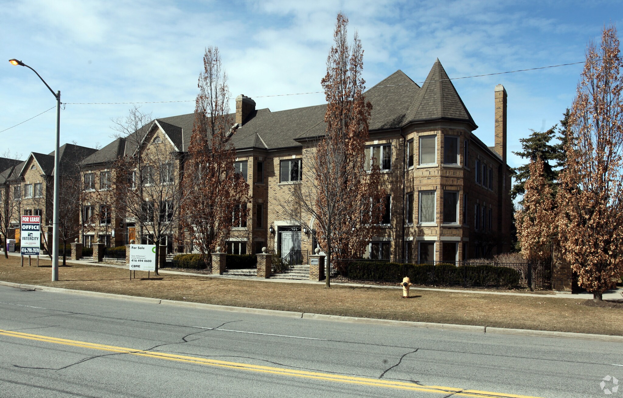 920-926 The East Mall, Toronto, ON à vendre Photo principale- Image 1 de 1