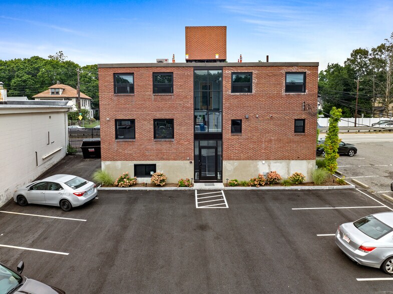 950 Boylston St, Newton, MA à louer - Photo du bâtiment - Image 2 de 19