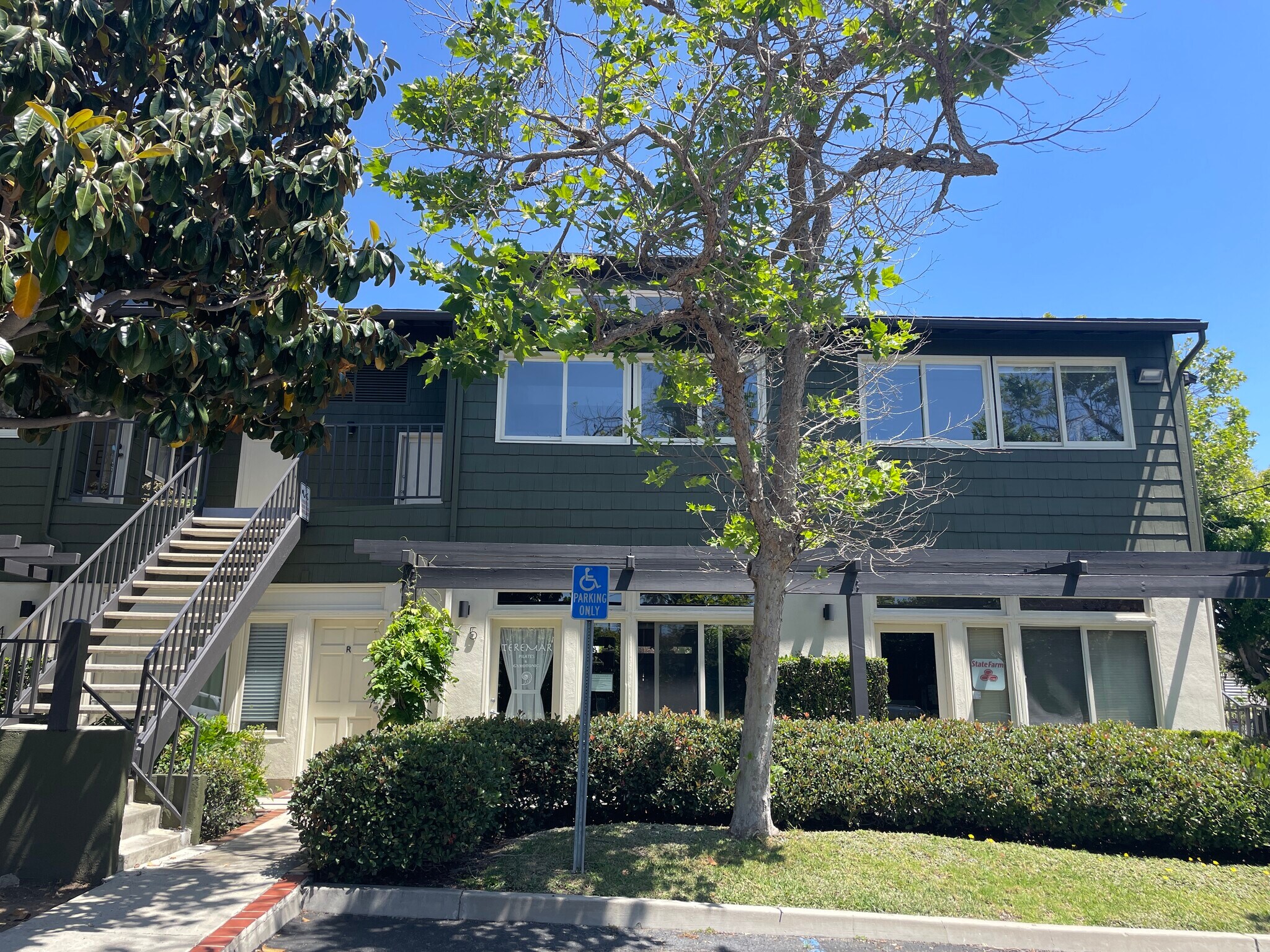 2482 Newport Blvd, Costa Mesa, CA à louer Photo principale- Image 1 de 28
