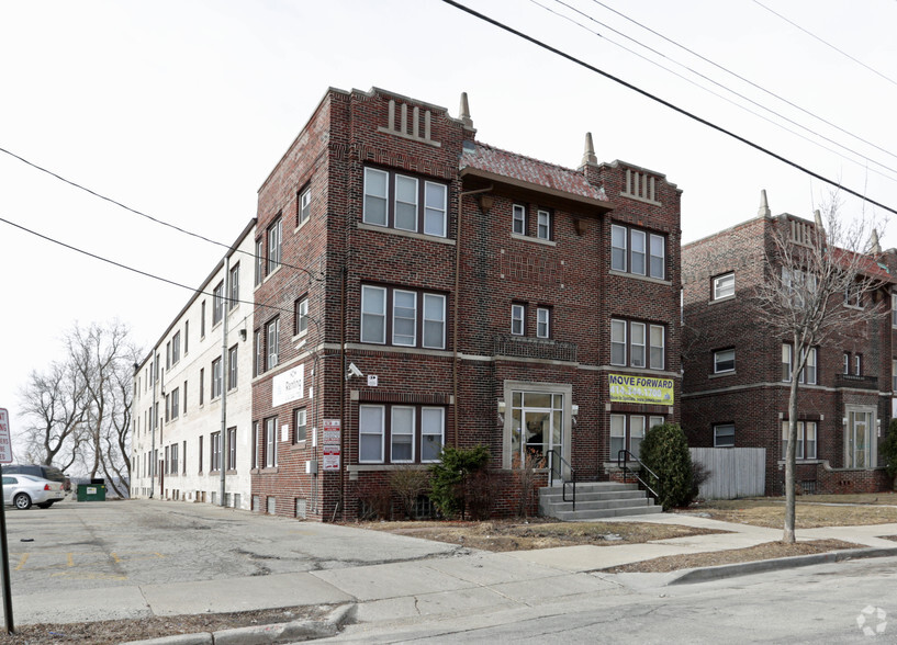 2319 W Michigan St, Milwaukee, WI for sale - Primary Photo - Image 1 of 9