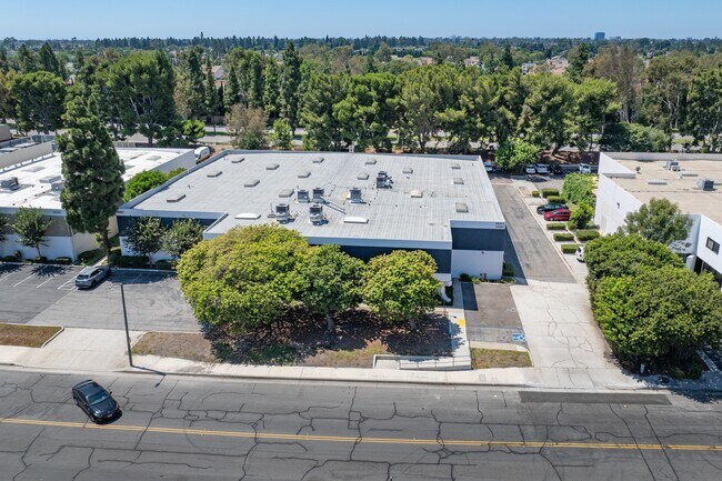 Plus de détails pour 14311-14331 Chambers Rd, Tustin, CA - Industriel à louer