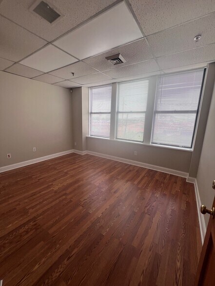 32 Noble St, Newark, NJ à louer - Photo intérieure - Image 2 de 20