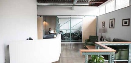 3323 Roanoke Rd, Kansas City, MO for lease Interior Photo- Image 2 of 4