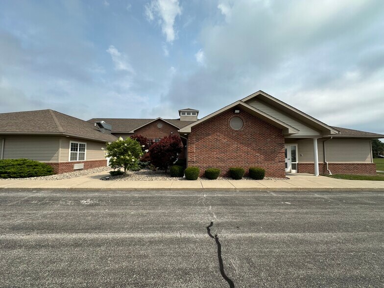 300-330 W 89th St, Merrillville, IN à louer - Photo du bâtiment - Image 3 de 8