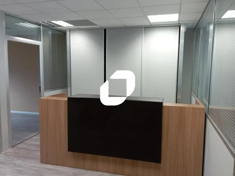 23 Avenue Doyen Louis Weil, Grenoble for lease - Interior Photo - Image 2 of 7