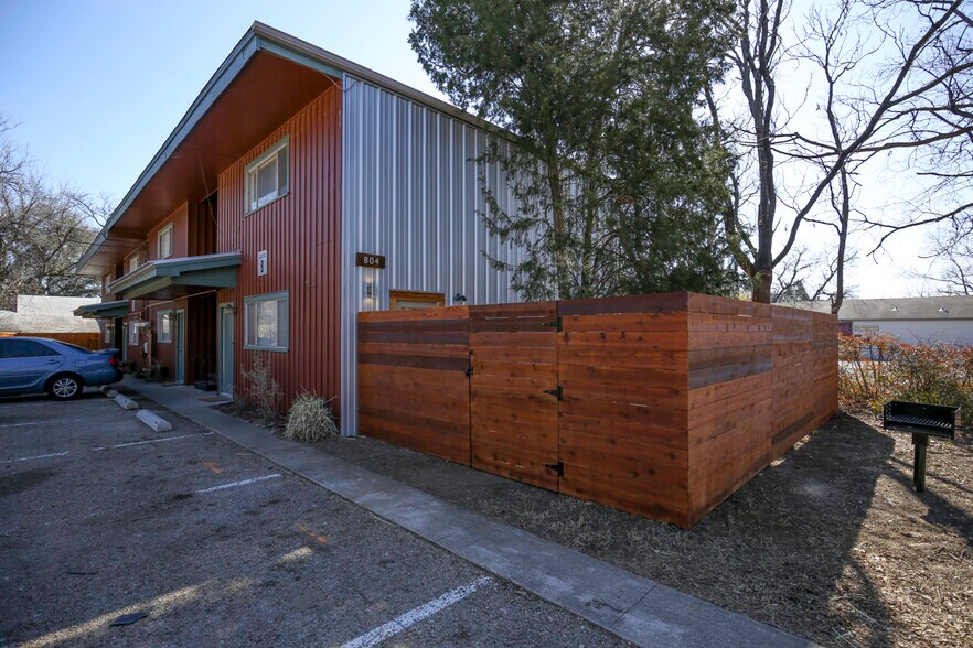 810 Locust Street, Denton, TX à vendre - Photo principale - Image 1 de 1