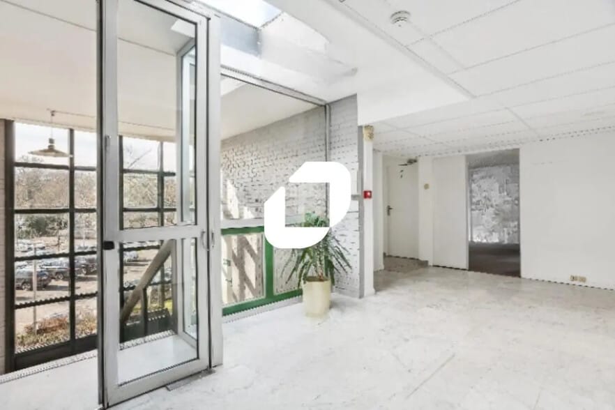 Office in Lognes for lease - Interior Photo - Image 3 of 8