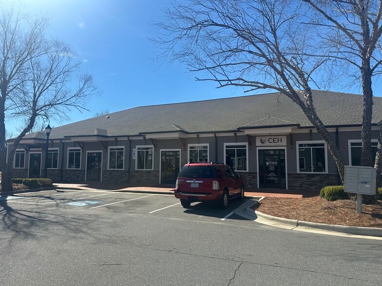 10911 Black Dog Ln, Charlotte, NC for lease - Building Photo - Image 3 of 8