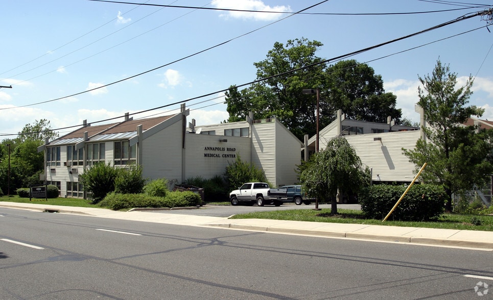 5632 Annapolis Rd, Bladensburg, MD à vendre - Photo du bâtiment - Image 2 de 4