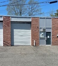 101 DuPont St, Plainview, NY à louer Photo du bâtiment- Image 2 de 4