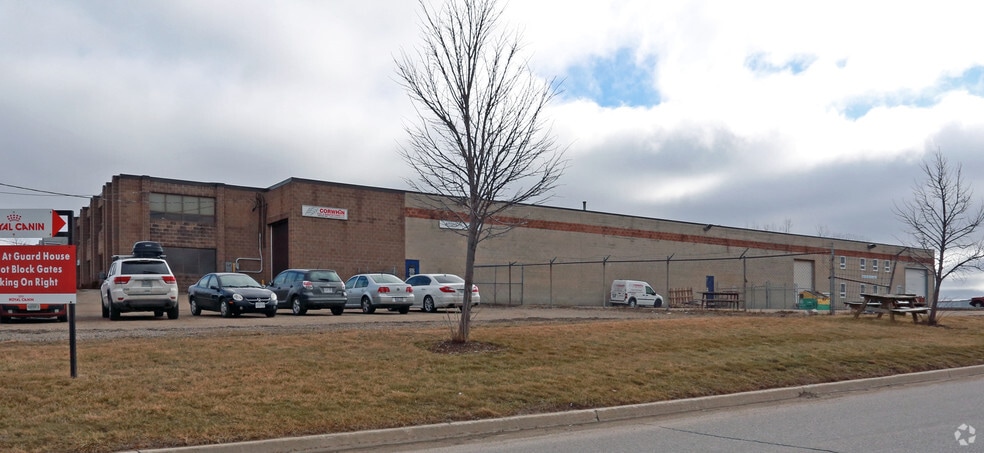 11 Nicholas Beaver Rd, Puslinch, ON à louer - Photo du bâtiment - Image 3 de 5