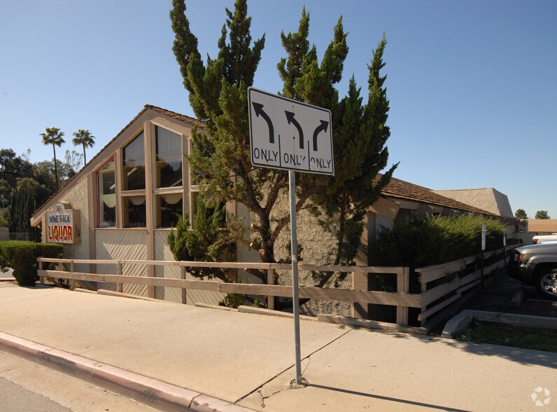 1063 E Route 66, Glendora, CA à vendre - Photo du bâtiment - Image 1 de 1