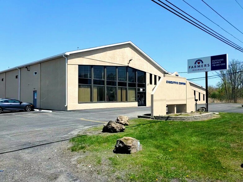 7510-7512 Porter Rd, Niagara Falls, NY for lease - Building Photo - Image 2 of 9